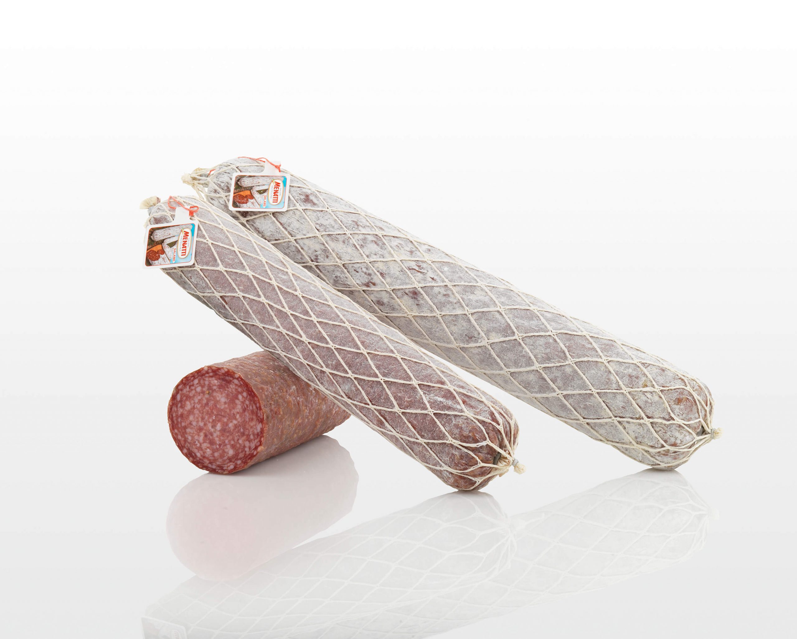 Panino con salame Milano, noci e miele