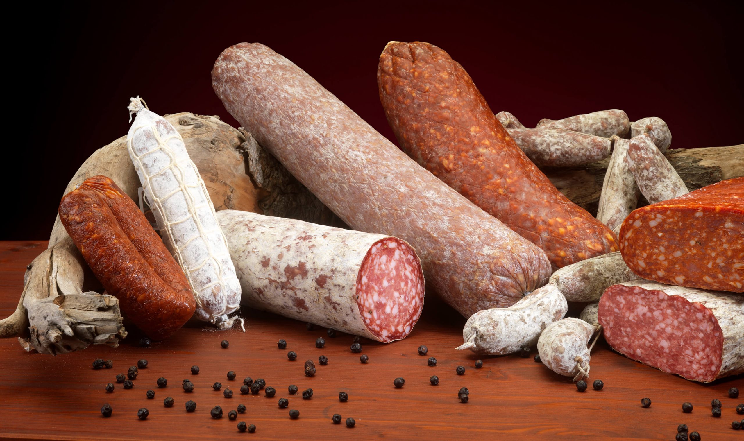 Le varie tipologie di salame Menatti: il più famoso dei salumi insaccati