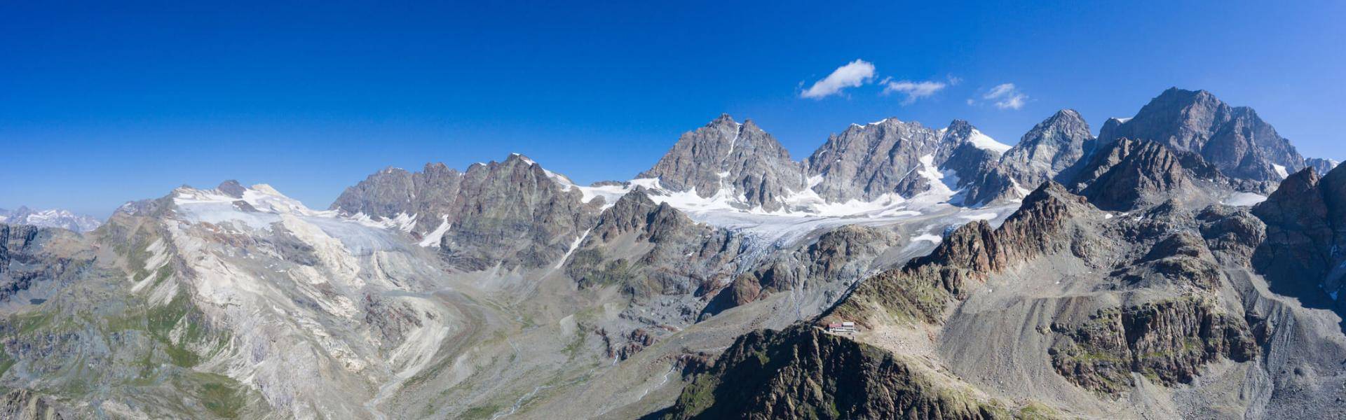 Una gita in direzione rifugio Carate-Brianza alla scoperta dei colossi della Valmalenco