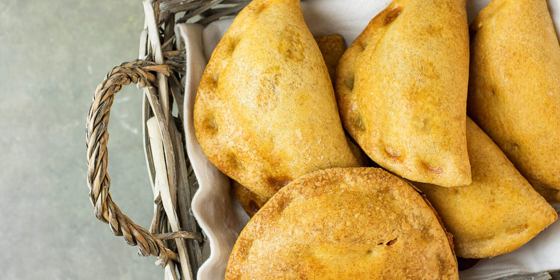 Empanadas con Mortadella e provola