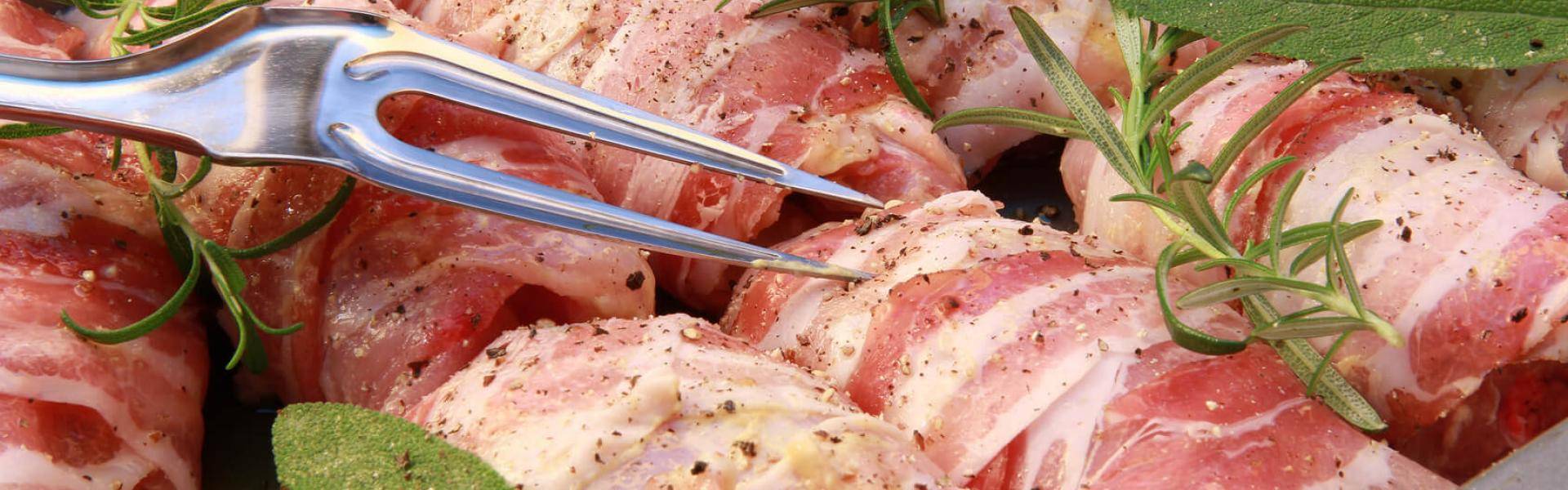 Gli involtini di lonza sono una gustosa alternativa ai classici saltimbocca alla romana