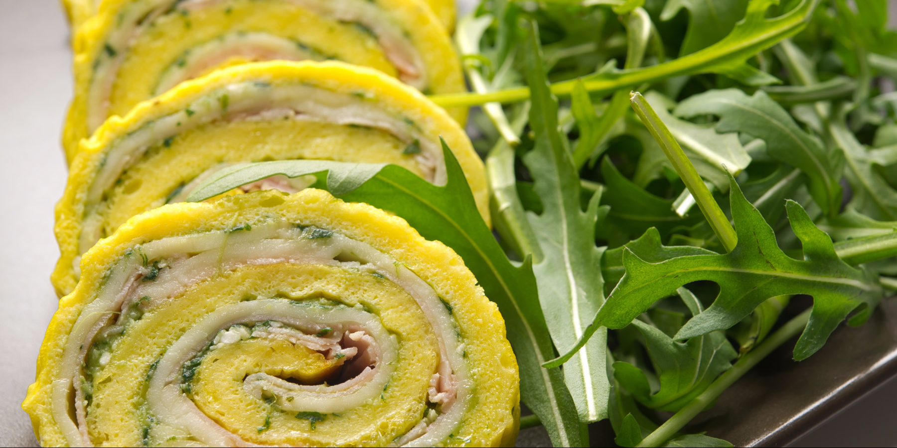 Rotolo di frittata con provola e Prosciutto Crudo: ricetta