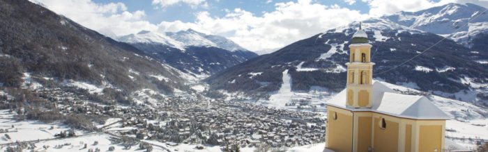 La Pedemontana della Reit è un bell’itinerario in Alta Valtellina che si sviluppa attraversando le soleggiate pendici meridionali del monte Reit