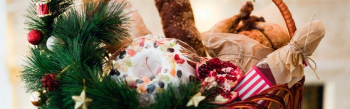 Un bel cesto ricco di alimenti buoni e sani è il regalo di Natale perfetto