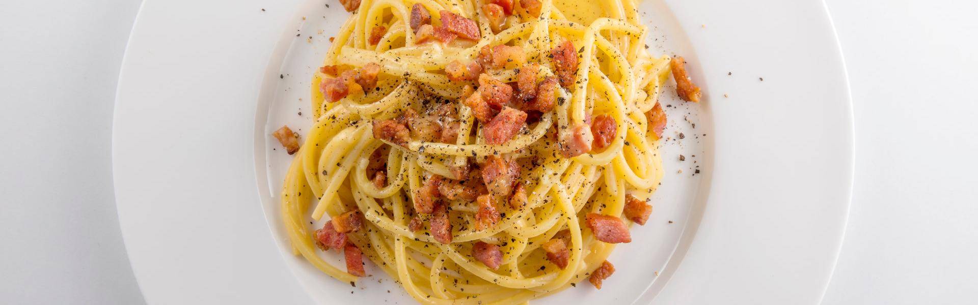 La ricetta degli spaghetti alla carbonara è tipica del Lazio ed è apprezzata in tutto il mondo grazie alla sua semplicità