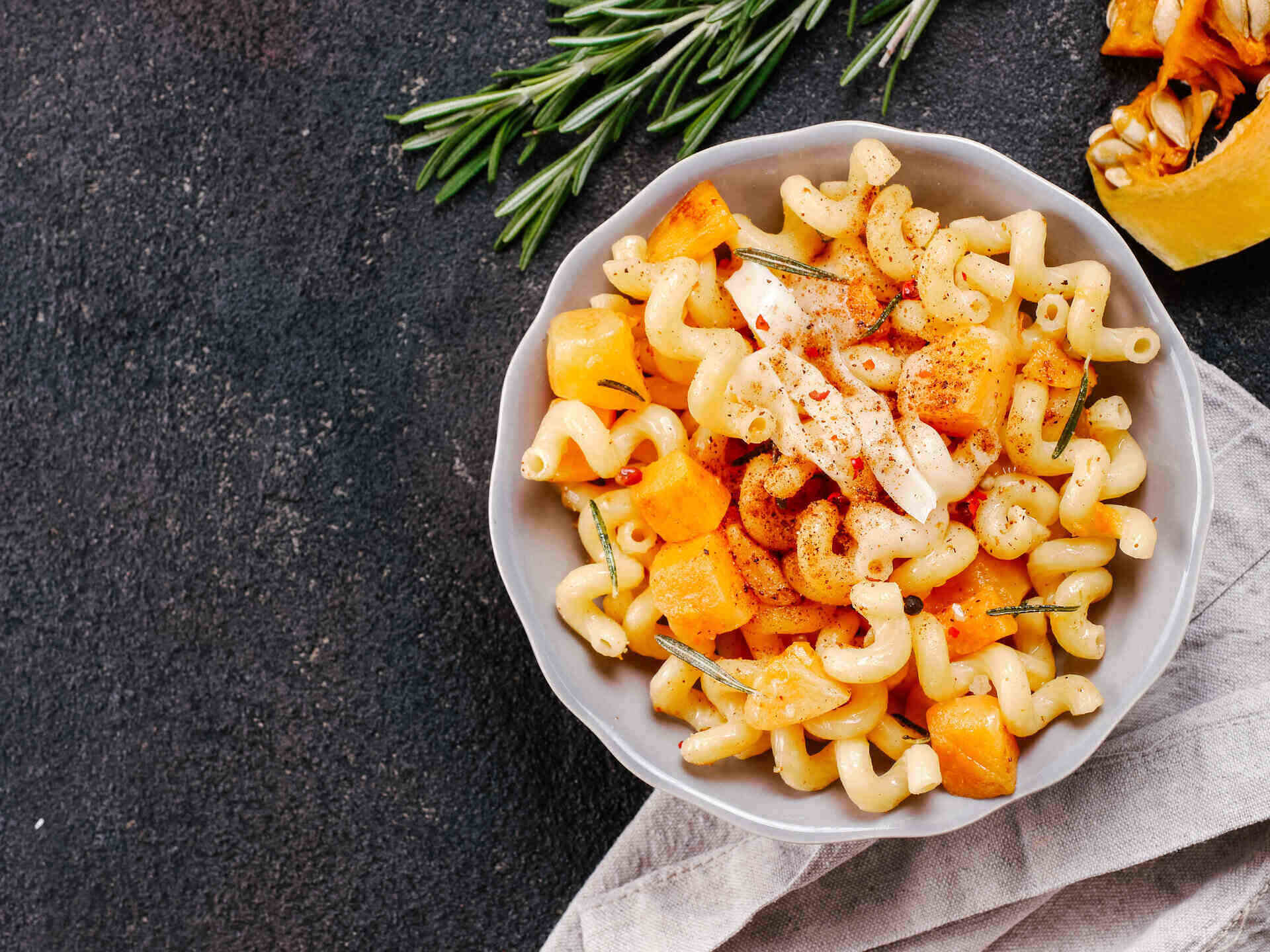 Ricetta della pasta con zucca, scamorza, prosciutto crudo Menatti