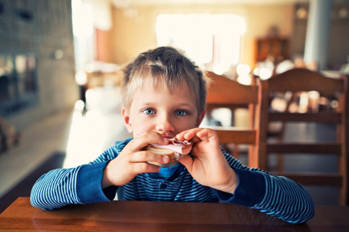 a che età iniziare a mangiare i salumi