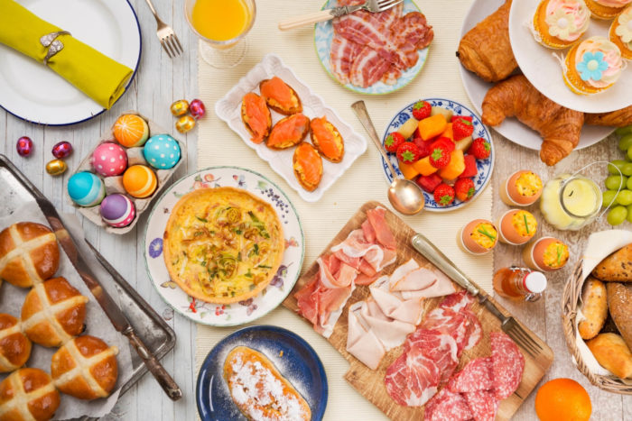 pranzo pasquale: usanza di mangiare salumi