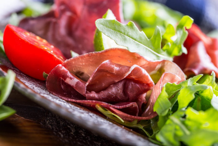 ricetta insalatona estiva con bresaola valtellina