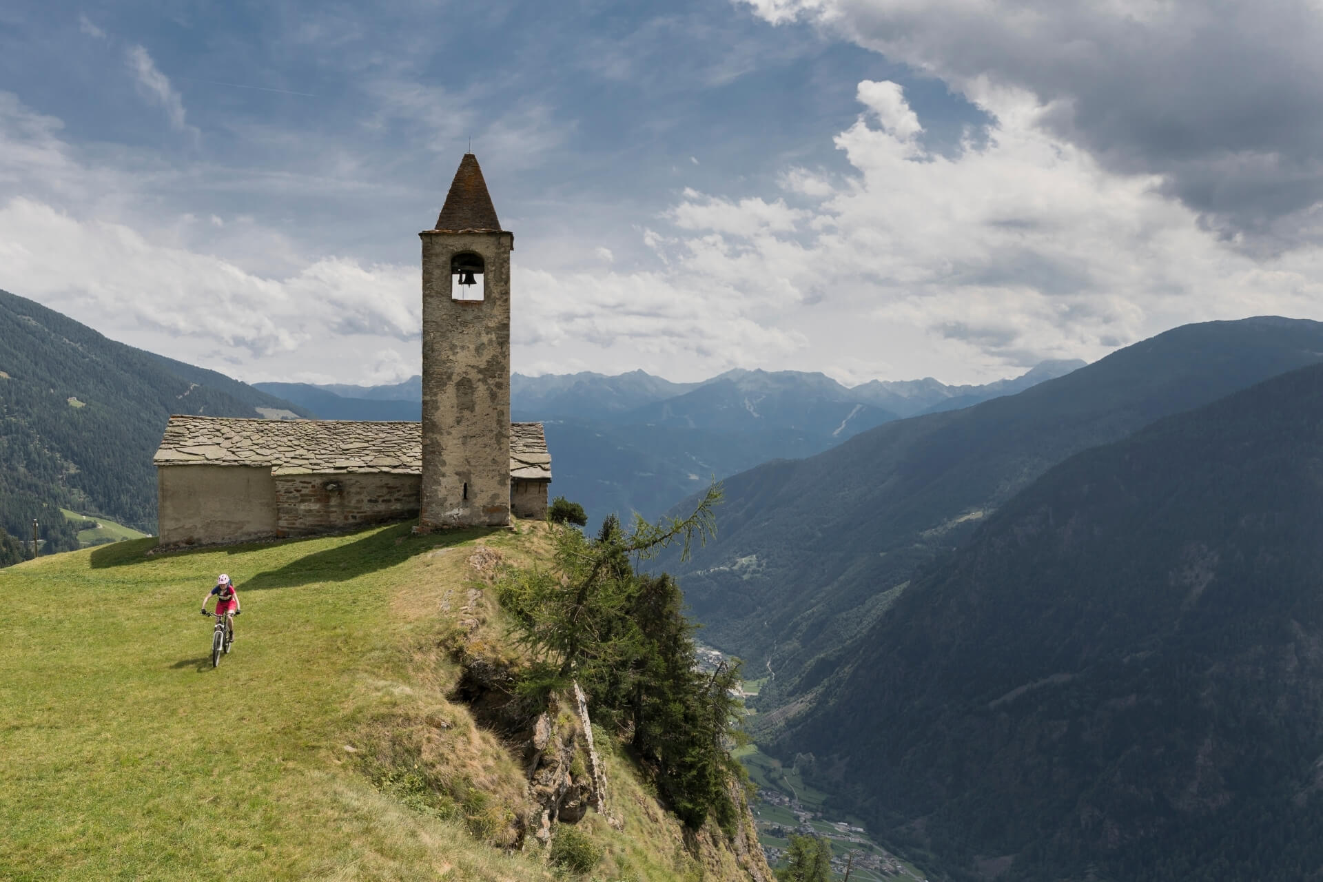 chiesetta di san Romerio in Valposchiavo: itinerario da Tirano in Valtellina