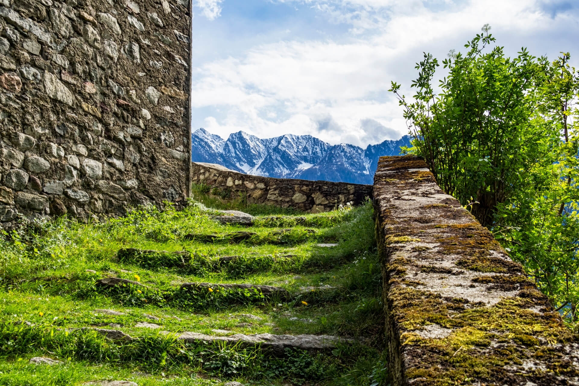 da castello dell'acqua a piazzola in Valtellina: itinerario