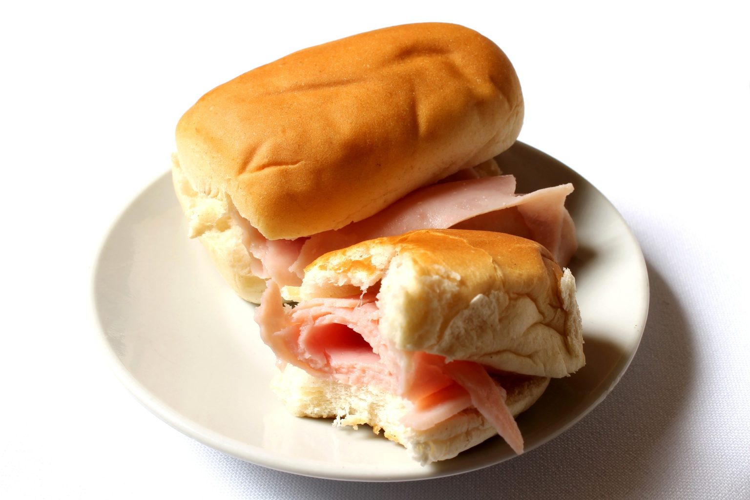 Panino con prosciutto cotto una merenda sana e più nutriente Menatti