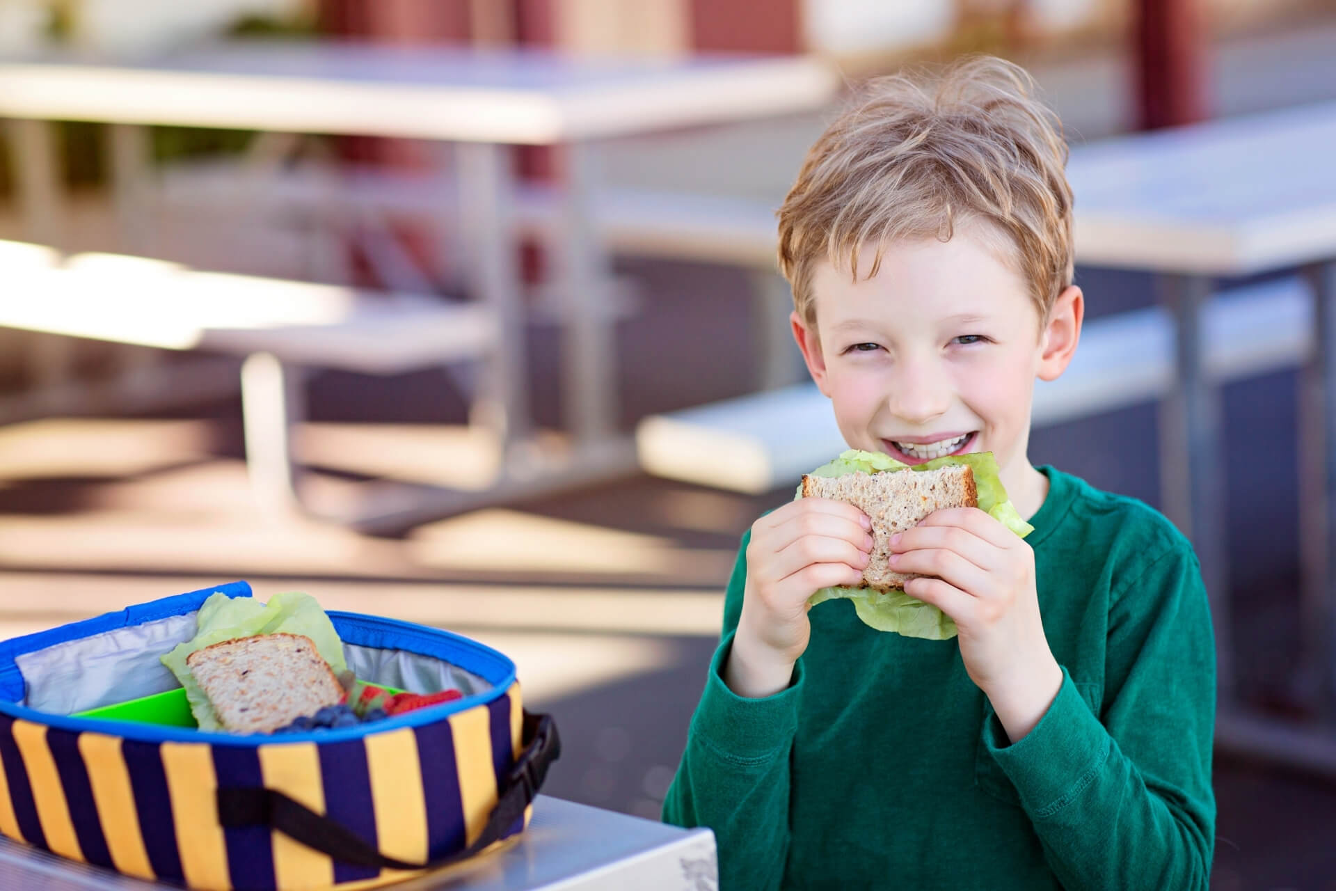 alimentazione dei bambini a scuola: merenda e pranzo salutare