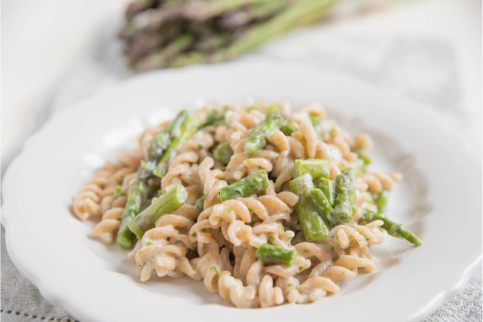 ricetta pasta con prosciutto cotto e asparagi