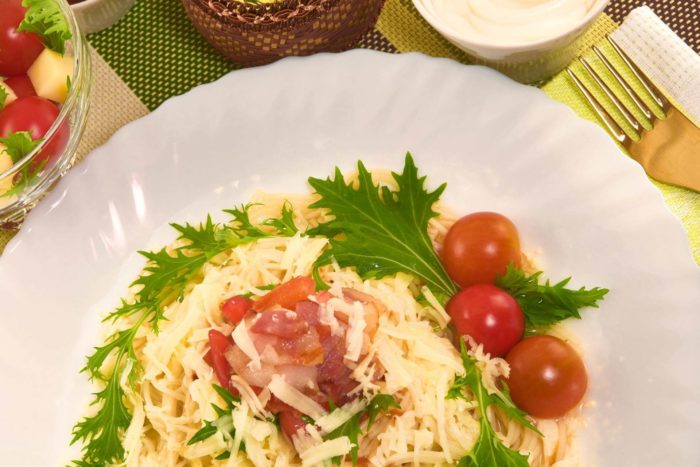 pasta con pomdorini, stracchino e bresaola della Valtellina IGP Menatti - ricetta