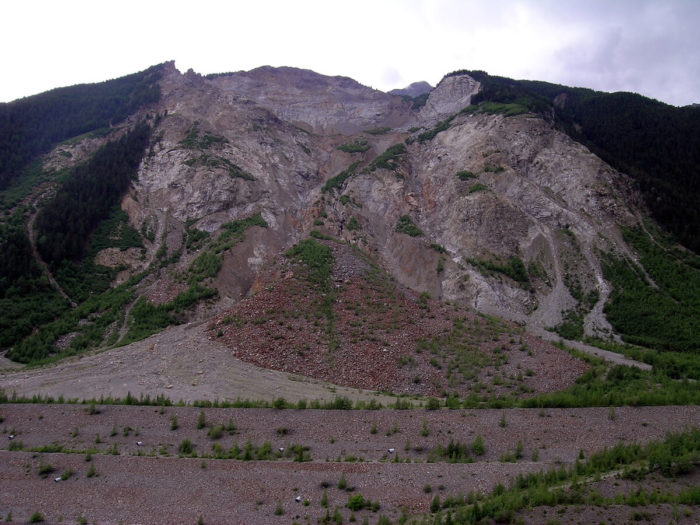 val-pola-valtellina-alluvione-frana-1987-trekking