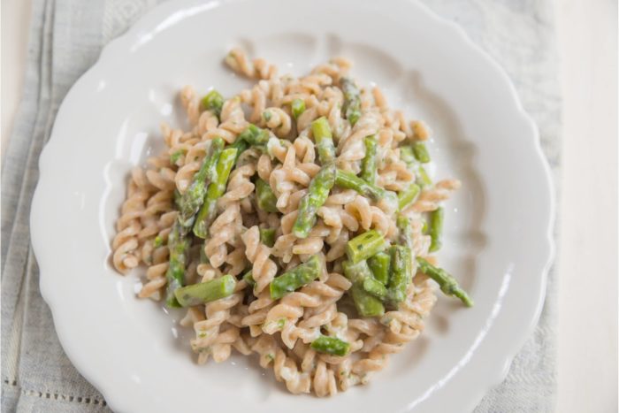 ricetta pasta al forno con asparagi e prosciutto crudo