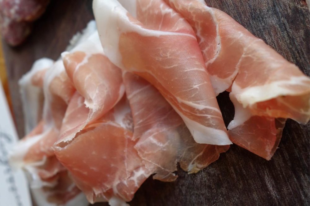 A cosa fa bene il prosciutto crudo? Menatti
