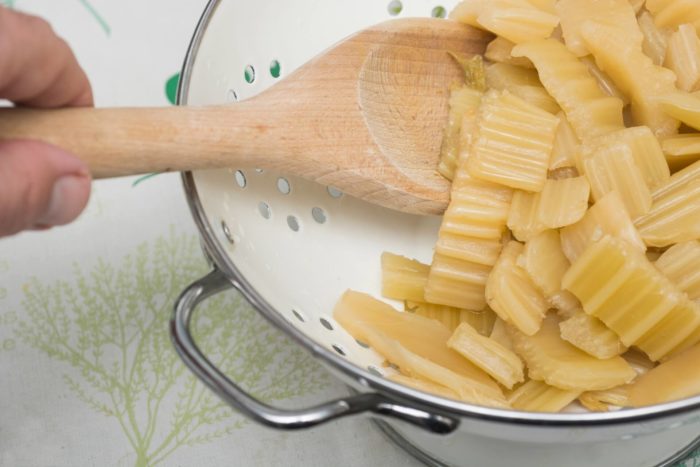 cardi bolliti con pancetta affumicata: ricetta