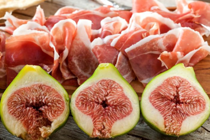 ricetta con prosciutto crudo: torta salata con fichi, gorgonzola e prosciutto