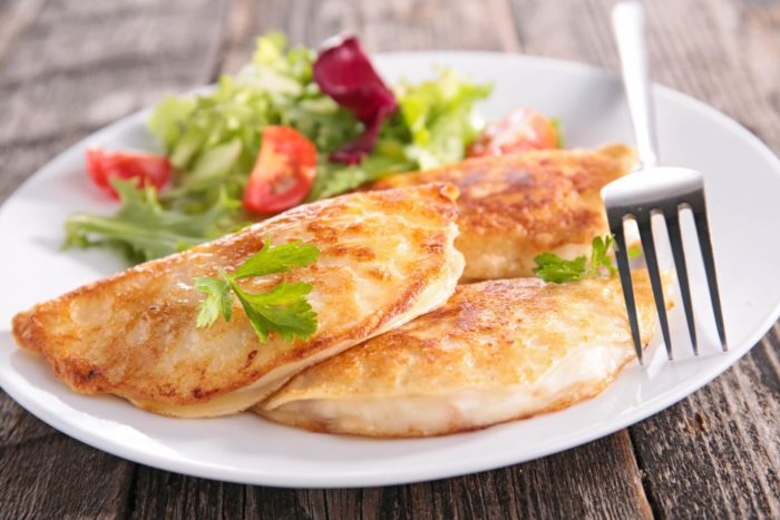 ricetta delle crespelle fatte in casa ripiene di speck e fontina