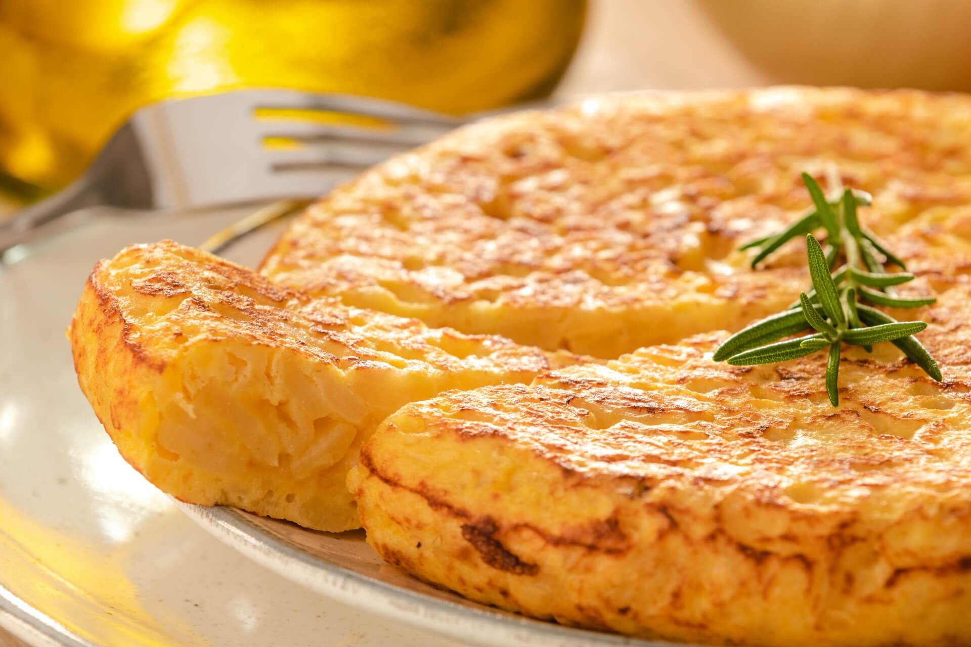 ricetta della frittata con cipolle, patate e coppa stagionata