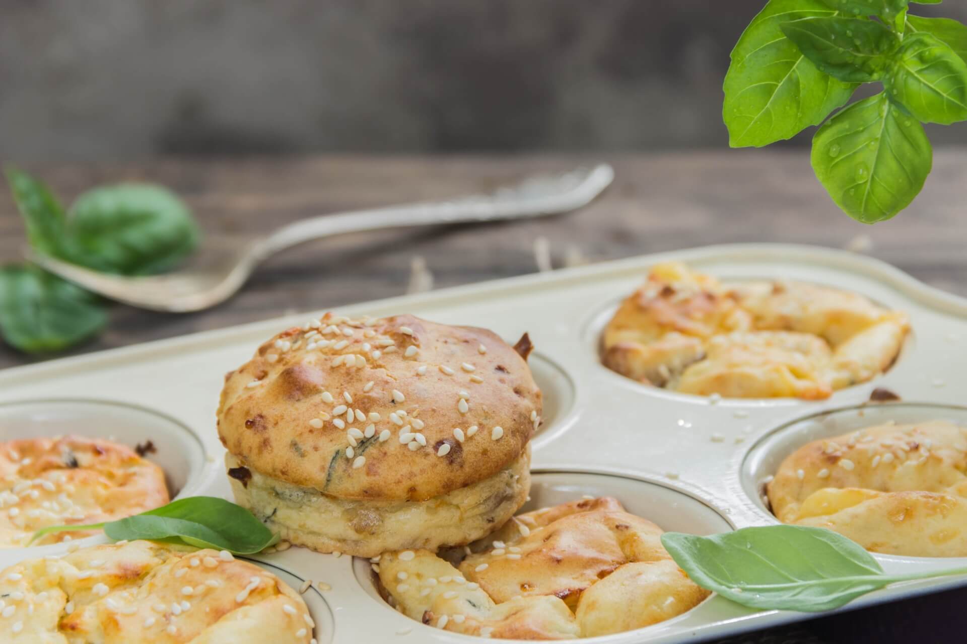 ricetta di muffin salati con patate e salame piccante (spianata)