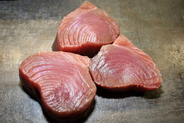 pesce fresco (tonno) per la produzione di salumi di mare