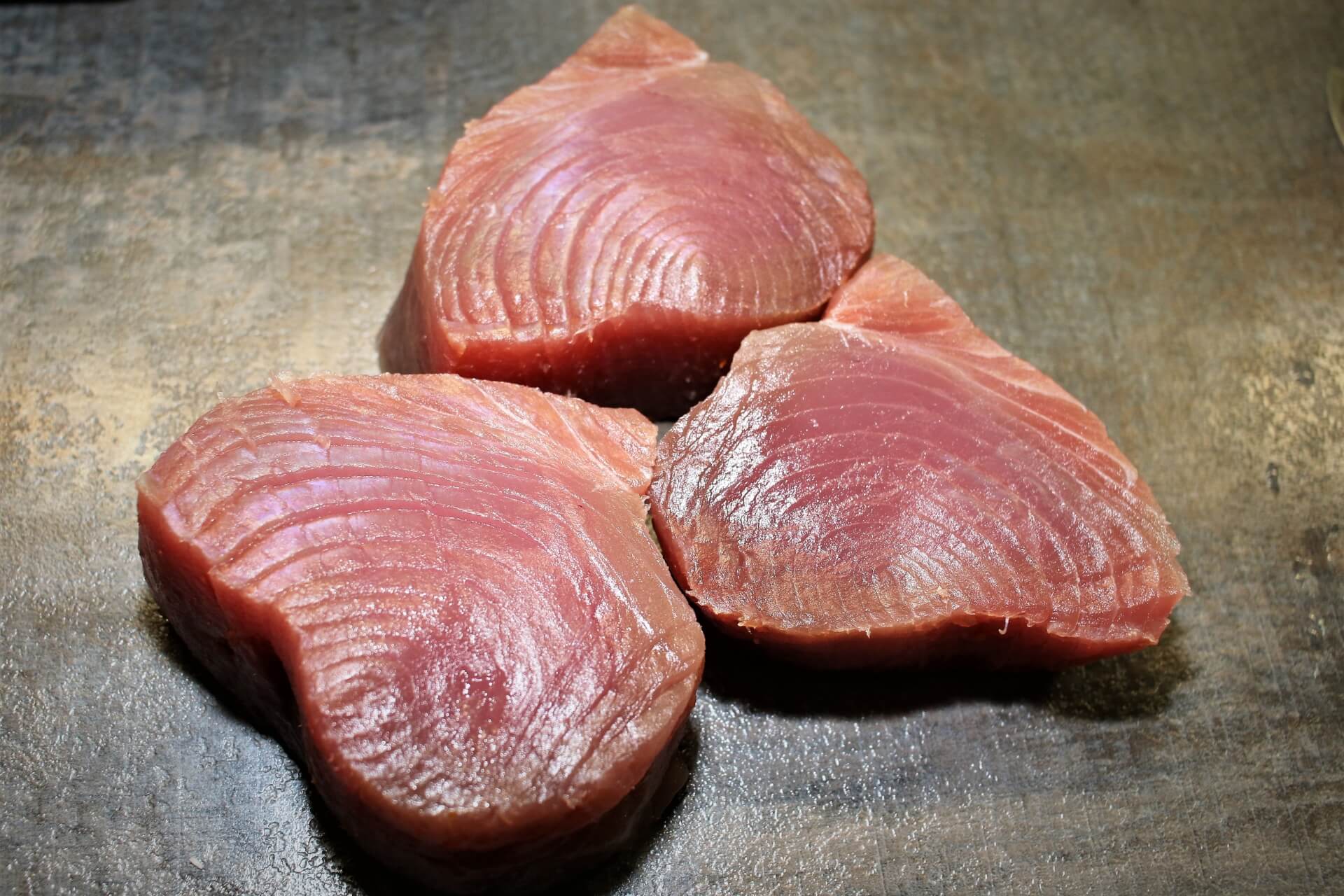 pesce fresco (tonno) per la produzione di salumi di mare