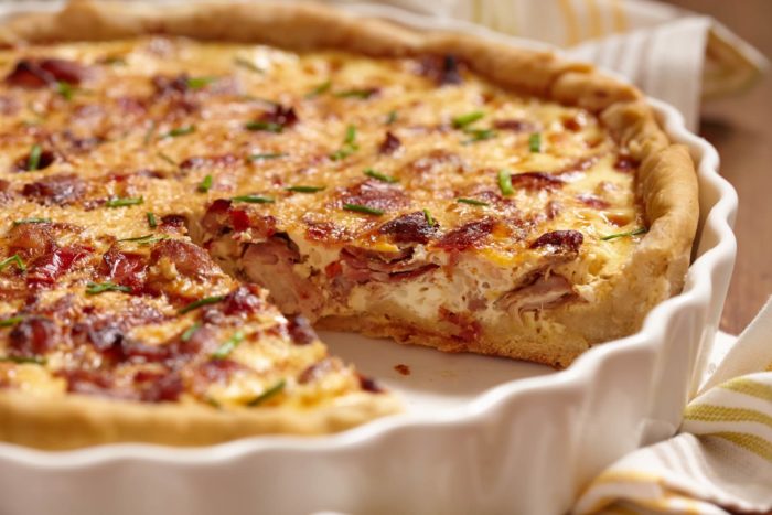ricetta con salame piccante: torta salata fatta in casa con zucchine e spianata piccante Menatti